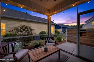 363 Hanover Lakes Drive, Wilmington, NC 28401 – photo 7: 363HanoverLakesDrive-11_Dusk