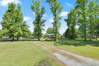 114 Royal Oak Drive, Hampstead, NC 28443 — 3-bedroom manufactured home in Cross Creek, Hampstead, NC, photo 4 of 51
