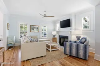 910 Ann Street, Beaufort, NC 28516 – photo 14: Living Room