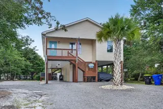 140 NE 18th Street, Oak Island, NC 28465 – photo 1