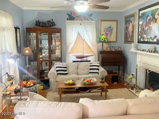 428 E 2nd Street, Washington, NC 27889 – photo 7: living room