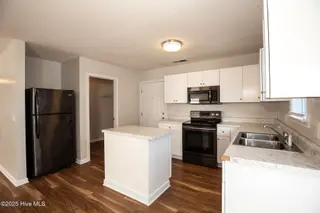 1008 S 10th Street, Wilmington, NC 28401 — 3-bedroom home in Downtown, Wilmington, NC, photo 13 of 29: 10thS1008-4kitDanL33A6353 copy