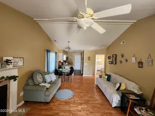 117 Gladiola Drive, New Bern, NC 28562 – photo 2: 117 Gladiola Living Area