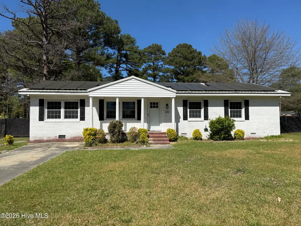 323 Cardinal Road, Jacksonville, NC 28546 – photo 1 of 22: 323 Cardinal Road, Jacksonville, NC