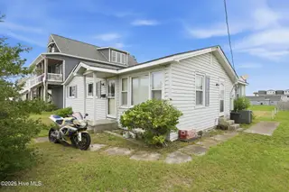1106 Avery Street, Morehead City, NC 28557 – photo 3: 3-web-or-mls-1106 Avery St 003
