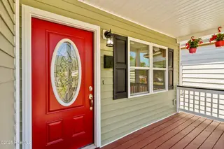 118 S 13th Street, Wilmington, NC 28401 – photo 5: 118 S 13th Front Entryway