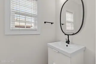 117 S 8th Street, Wilmington, NC 28401 – photo 10: 27_bathroom