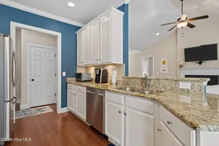 8256 Ibis Point NE, Leland, NC 28451 — 4-bedroom home in Compass Pointe, Leland, NC, photo 10 of 75: 38-web-or-mls-DSC07005