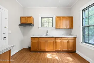 111 Meares Street, Wilmington, NC 28401 – photo 10: Kitchen