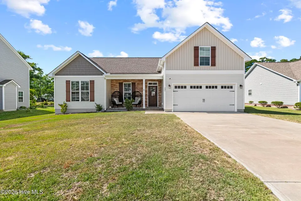 231 Holly Grove Court E, Jacksonville, NC 28540 – photo 1 of 28: 425A0957