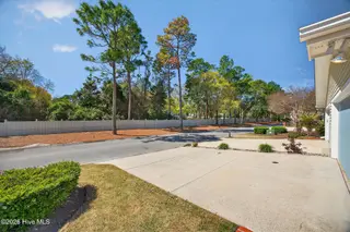 6204 Inland Greens Drive, Wilmington, NC 28405 – photo 5: 6204InlandGreenDrive-4