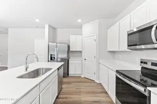 605 S Squires Run Lane, Richlands, NC 28574 – photo 11: Kitchen