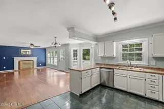 103 Marina Court, Jacksonville, NC 28540 — 4-bedroom home in Riverwood Estates, Jacksonville, NC, photo 14 of 53