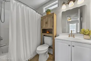 302 Winners Circle S, Jacksonville, NC 28546 – photo 20: 33_bathroom