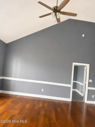 2205 Seagrave Drive, Winterville, NC 28590 – photo 5: 2205 - living room vaulted ceiling