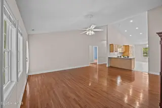 303 Deerfield Drive, New Bern, NC 28562 — 3-bedroom home in Deerfield, New Bern, NC, photo 10 of 53: 303 Deerfield Drive