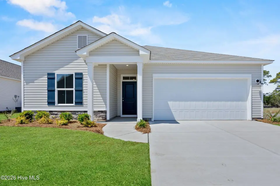 516 Getaway Lane 121, Shallotte, NC 28470 — 3-bedroom home in Summers Walk, Shallotte, NC, photo 1 of 25: 1_front exterior