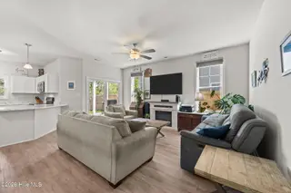 2031 Folkstone Woods Lane, Holly Ridge, NC 28445 – photo 17: Living Area