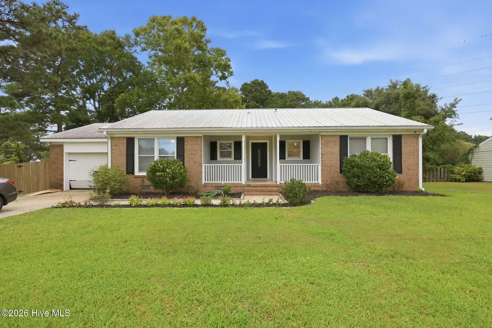 1110 Brynn Marr Road, Jacksonville, NC 28546 – photo 1 of 36
