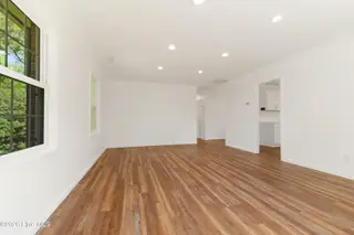 109 Pleasant Drive, Beaufort, NC 28516 – photo 15: Living room
