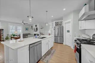 807 Atlanta Avenue, Carolina Beach, NC 28428 – photo 11: 018_img_8962_434