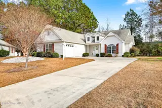 404 Jasmine N, Swansboro, NC 28584 — 3-bedroom condo in The Villages at Swansboro, Swansboro, NC, photo 2 of 36