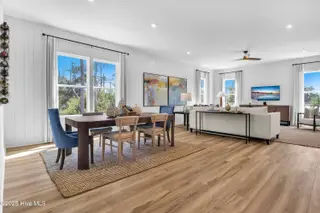 933 Catamaran Court, Ocean Isle Beach, NC 28469 — 3-bedroom home in The Tides at Ocean Isle Beach, Ocean Isle Beach, NC, photo 11 of 61: Dining