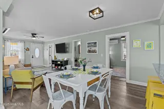 208 Hamlet Avenue, Carolina Beach, NC 28428 — 3-bedroom home, Carolina Beach, NC, photo 19 of 49: 19-web-or-mls-BTS00830