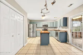 307 Old Dam Road, Jacksonville, NC 28540 — 4-bedroom home in Dawson Place, Jacksonville, NC, photo 9 of 39