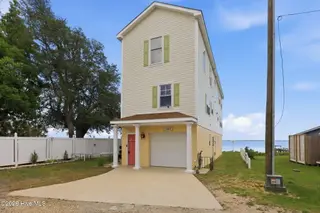 103 Waterfront Avenue, Newport, NC 28570 – photo 2: 103 Waterfront Ave