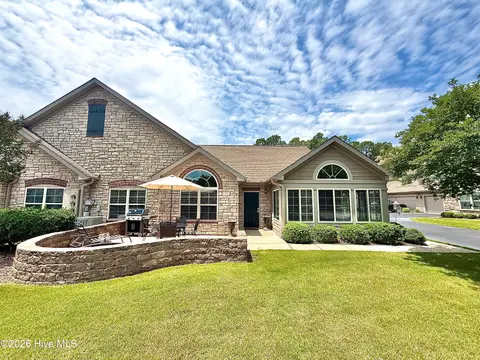 107 W Chelsea Court, Southern Pines