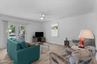 109 NE 17th Street, Oak Island, NC 28465 – photo 8: 25-web-or-mls-BTS00727