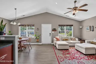 121 Woodbury Farm Drive, Jacksonville, NC 28540 – photo 5