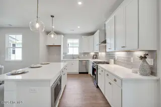 254 Longhill Drive, Wilmington, NC 28412 – photo 7: Kitchen