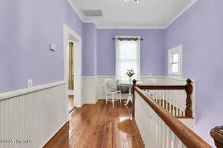 402 S 5th Avenue, Wilmington, NC 28401 – photo 24: Upstairs landing