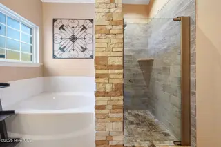 4912 Split Rail Drive, Wilmington, NC 28412 – photo 15: 16-web-or-mls-Primary bath