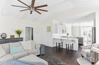 2212 Lakeside Circle, Wilmington, NC 28401 – photo 6: 011_2212_lakeside_circle-9_615