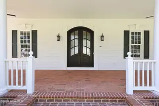102 Chesterfield Drive, Pinehurst, NC 28374 – photo 3: Front Porch
