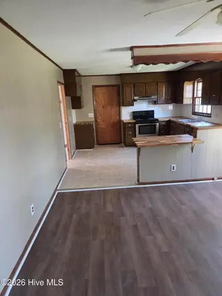 802 Eagle Road, Kinston, NC 28501 – photo 3: 20260314_152024