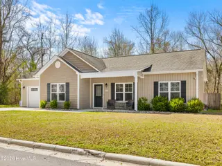 300 Spring Drive, Jacksonville, NC 28540 – photo 4: a02a0174