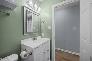 303 Greenbriar Drive, Jacksonville, NC 28546 – photo 19: 17-web-or-mls-303 Greenbriar Dr. 34