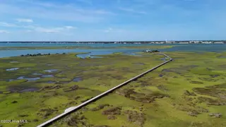 101 Sound Side Drive, Atlantic Beach, NC 28512 — 5-bedroom home in Bay Ridge, Atlantic Beach, NC, photo 14 of 65: 14-web-or-mls-DJI_20260915152144_0146_D