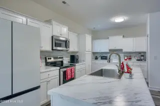 309 James Hedrick Court, Jacksonville, NC 28540 – photo 7: 309 Hedrick - Interior - Edited