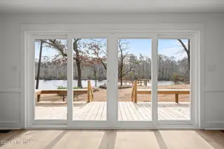 214 Shoreline Drive, New Bern, NC 28562 – photo 10: 40-web-or-mls-DSC_0871