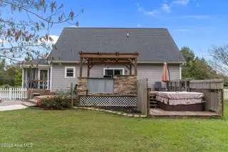 74 S Hummingbird Lane, Rocky Point, NC 28457 — 3-bedroom home in Highsmith Estates, Rocky Point, NC, photo 4 of 38: 3-web-or-mls-BTS03957