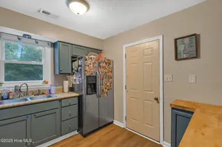 406 Hunting Green Drive, Jacksonville, NC 28546 – photo 9: 425A0231