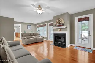 420 Kings Landing Road, Hampstead, NC 28443 – photo 10: Family Room