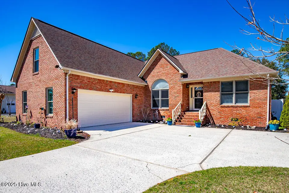 1205 Pelican Drive, New Bern, NC 28560 – photo 1 of 27: IMG_9345-HDR