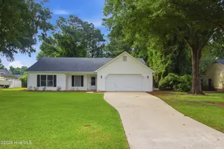 207 Forest Oaks Drive, New Bern, NC 28562 – photo 1: 1_img_2116