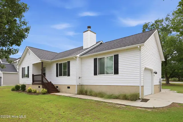 803 Wood Creek Drive, Hubert, NC 28539